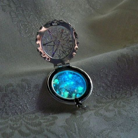 Glow In The Dark Stars, Dark Stars, Orion Constellation, Astrology Jewelry, Magical Jewelry, Fantasy Jewelry, Jewelry Pendant, Silver Filigree, Pretty Jewellery