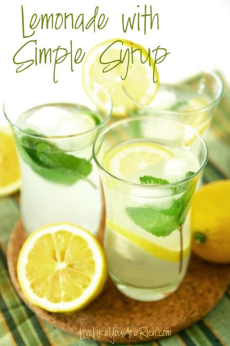 Lemonade with Simple Syrup Recipe Lemonade With Simple Syrup, Simple Syrup Lemonade Recipe, Lemonade With Lemon Juice, Lemonade Concentrate Recipe, Lemonade Simple Syrup, Fresh Lemonade Recipe, Good Lemonade Recipe, Recipe Using Lemons, Easy Lemonade Recipe