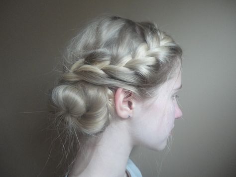 Crown Braid With Bun, Crown Braid Bun, Braid Aesthetic, Braid And Bun, Bun Braids, Braid Crown, Crown Braid, Braided Bun, Hair Reference