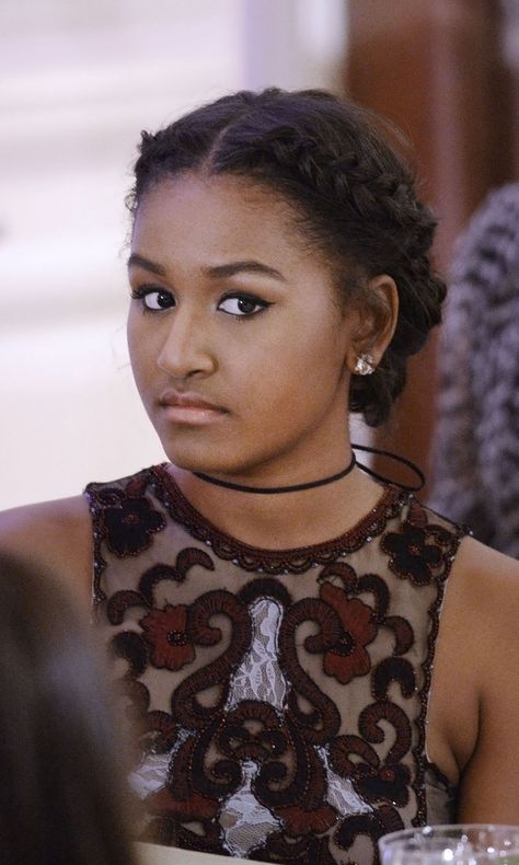 Malia and Sasha Obama Are Beyond Beautiful at Their First State Dinner Obama Daughter, Barack Obama Family, Malia And Sasha, Sasha Obama, State Dinner, Malia Obama, First Ladies, Barack And Michelle, Black Presidents