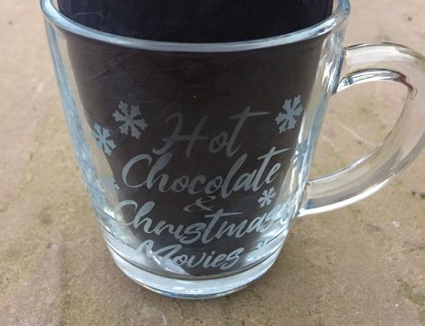 Christmas Table Display, Hot Chocolate And Marshmallows, Great Christmas Movies, Watching Christmas Movies, Personalized Travel Mugs, Cup Of Hot Chocolate, Hot Chocolate Marshmallows, Christmas Hot Chocolate, Watch Christmas Movies