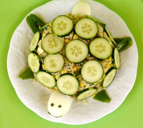 Pasta Salad Turtle | Fun Family Crafts Kid Friendly Pasta, Kid Friendly Pasta Salad, Animal Themed Food, Kid Cooking, Pasta Salad For Kids, Quick Meals For Kids, Pasta Recipes For Kids, Salad Design, Turtle Stuff