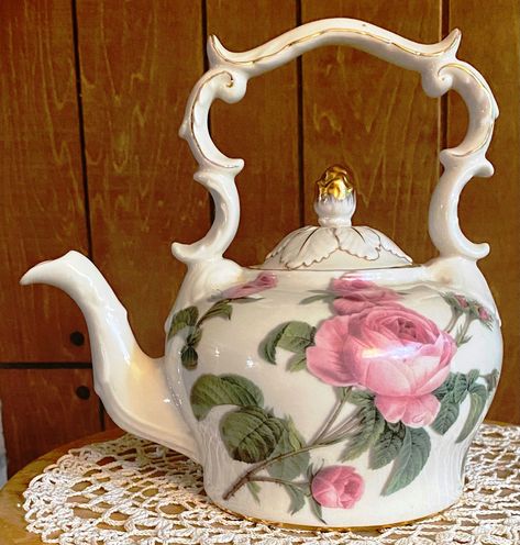 Art Assessment, Decoupage Tutorial, Rose Teapot, Pot Set, Rose Cottage, Romantic Roses, Tea Pot Set, Tea Kettle, Facade House