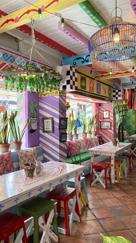 Funky Restaurant Design, Modern Mexican Restaurant Design, Mexican Cafe Interior, Mexican Bakery Shop, Colorful Restaurant Design, Bright Coffee Shop, Mexican Restaurant Aesthetic, Taqueria Design, Mexican Cafe