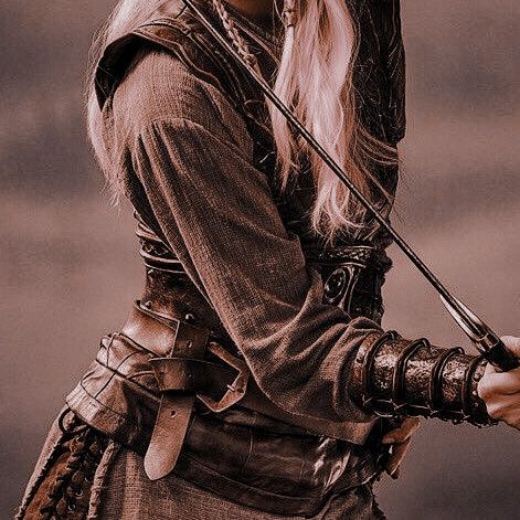 Blond Warrior Woman, Nordic Viking Aesthetic, Witcher Aesthetic, Hood Aesthetic, Two Swords, Arizona Robbins, Vikings Tv Show, Yennefer Of Vengerberg, Vikings Tv