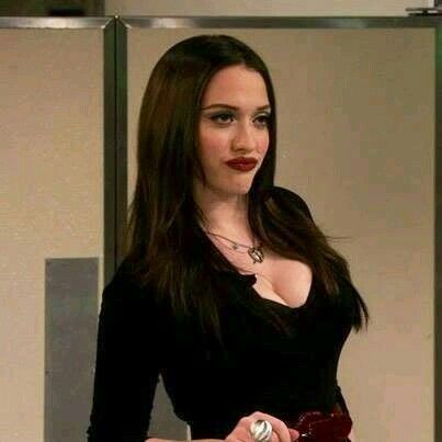 Kat Dennings-Suck it! Kat Dennigs, 2 Broke Girl, 2 Broke Girls, Kat Dennings, Max Black, Woman Crush, Dark Hair, Celebrities Female, Pretty Woman