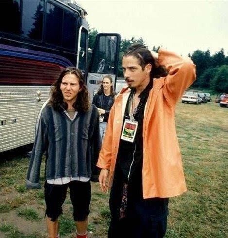 Eddie Vedder, Mike McCready & Chris Cornell Chris Cornell And Eddie Vedder, Morrison Hotel, Pearl Jam Eddie Vedder, Temple Of The Dog, Grunge Band, Eddie Vedder, Dave Grohl, Alice In Chains, Chris Cornell