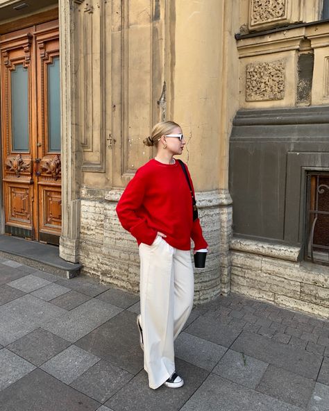 Red Sweater White Pants, Red Sweater Outfit Aesthetic, Red Sweatshirt Outfit, Red Tshirt Outfit, Red Outfit Winter, Lacoste Outfit, Red Sweater Outfit, Lady Decluttered, Red And White Outfits