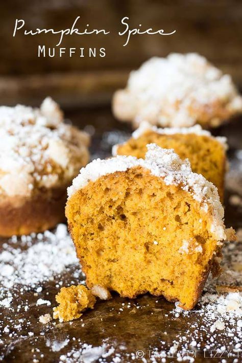 Pumpkin Spice Muffins via @tastesoflizzyt Paleo Pumpkin Recipes, Pumpkin Muffins Easy, Pumpkin Pie Spice Mix, Pumpkin Recipes Healthy, Pumpkin Recipes Easy, Simple Muffin Recipe, Spice Muffins, Pumpkin Spice Muffins, Muffin Tin Recipes