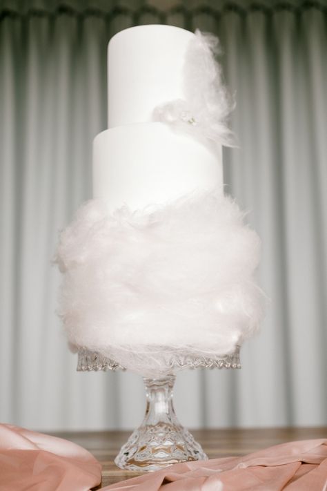 Cotton Candy Wedding, Ideas Aniversario, Cloud Theme, Babyshower Party, Cloud Cake, Bridal Shower Inspo, Wedding Cake Alternatives, Bridal Shower Cake, Wedding Cake Inspiration