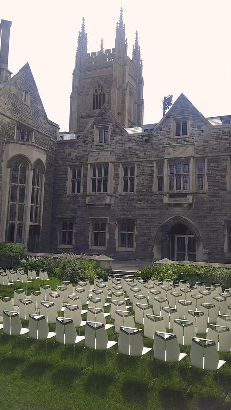 Last Saturday was a gorgeous day for a wedding ceremony at Hart House. Hart House, The Great Hall, Great Hall, Ceremony Ideas, University Of Toronto, Guilty Pleasure, House Wedding, Wedding Plans, Art Museum