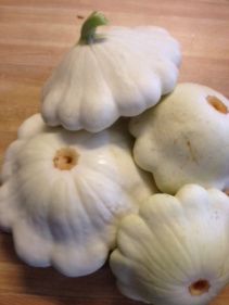 pattypan White Patty Pan Squash Recipe, Patty Squash, White Squash, Easy Squash Recipes, Squash Patties, Zucchini Dinner Recipes, Pan Squash, Spaghetti Squash Recipes Easy, Pattypan Squash