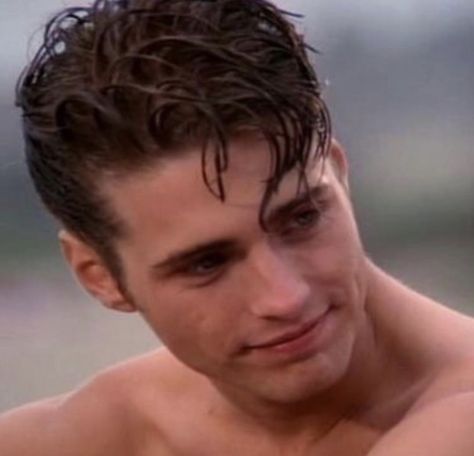 Brandon Walsh in Beverly Hills, 90210, 1990-2000 Beverly Hills 90210 Brandon, Brandon Walsh 90210, Brandon Walsh, Jason Priestley, Luke Perry, Beverly Hills 90210, Hot Actors, Attractive People, Aesthetic Vintage