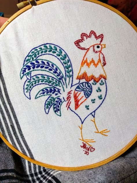 Embroidered Rooster, Embroidery Kitchen Towels, Kitchen Embroidery Designs, Tea Towels Embroidery, Embroidery Kitchen, Embroidery Napkins, Clothes Embroidery Diy, Rooster Kitchen, Felted Wool Crafts