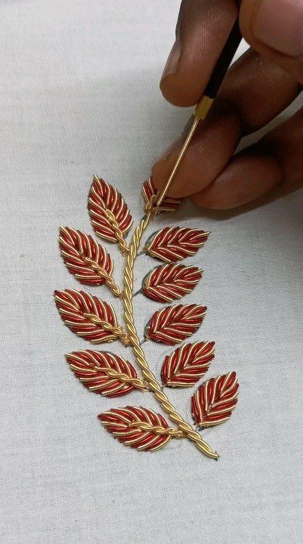 Flower Pattern Drawing, Gold Work Embroidery, Hand Work Design, Simple Hand Embroidery Patterns, Hand Beaded Embroidery, Simple Embroidery Designs, Sewing Crafts Tutorials, Aari Embroidery, Basic Embroidery Stitches