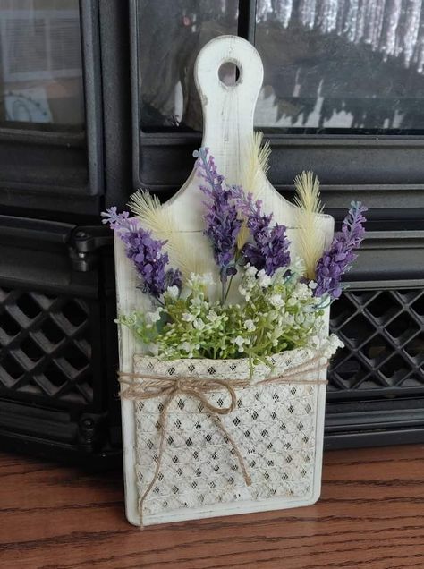 Diy Dollar Store Crafts Projects, Garden Decor Diy, Crafts Easter, Spring Easter Crafts, Dekor Diy, Garden Decor Ideas, Diy Dollar Tree Decor, Dollar Tree Decor, Sell Diy