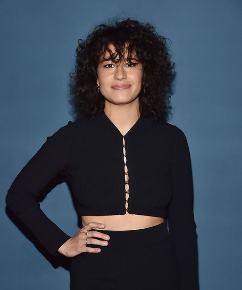 Ilana Glazer Talks Time Traveling Bong, Pot & The Joke She Regrets #refinery29 Ilana Glazer, Messy Pixie Haircut, Broad City, Messy Pixie, 3 Women, About Time, Pixie Haircut, New Movies, Time Travel