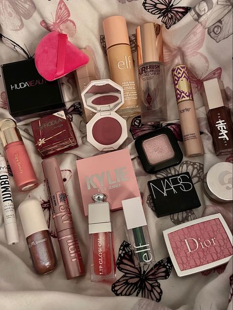 Profumo Victoria Secret, Yass Queen, Penyimpanan Makeup, Summer Book, Visual Board, Makeup Aesthetic, Elf Makeup, Makeup Needs, Fancy Makeup