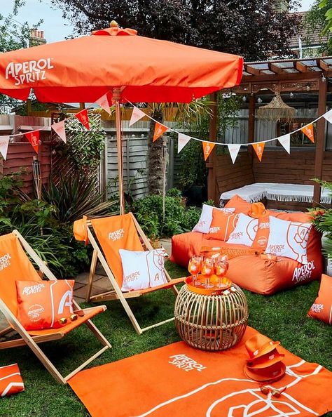 Corporative Events, Veuve Cliquot, Orange Party, Summer Garden Party, Event Branding, Event Activities, Garden Kits, Outdoor Event, Event Inspiration