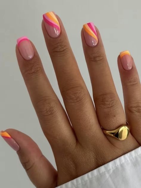 Peach Nails, Short Gel Nails, Simple Gel Nails, Summery Nails, Makijaż Smokey Eye, Cute Gel Nails, Short Acrylic Nails Designs, Short Nail Designs, Neon Nails