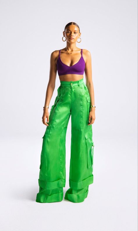 Purple Green Outfit Aesthetic, Green And Purple Clothes, Purple And Green Fashion, How To Style Purple Pants, Purple And Green Outfits, Purple Green Outfit, Purple And Green Outfit, Green And Purple Outfit, Purple Top Outfit