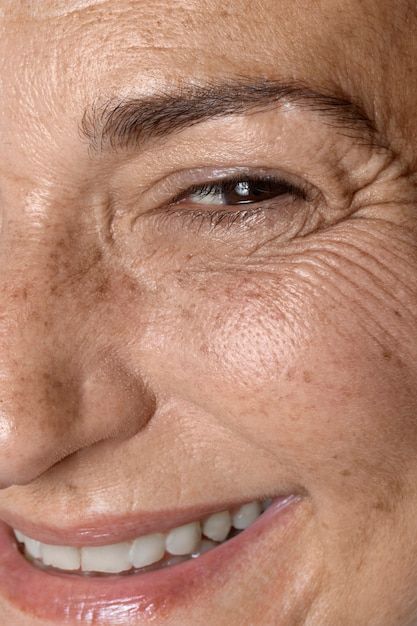 Free photo close up on pores on woman fa... | Free Photo #Freepik #freephoto #pores #beauty #clean #skin-care Wrinkles Aesthetic, Fire And Ice Facial, Skincare Items, Anti Aging Skincare Routine, Face Pores, Skin Wrinkles, Skin Model, Aging Face, Smooth Face