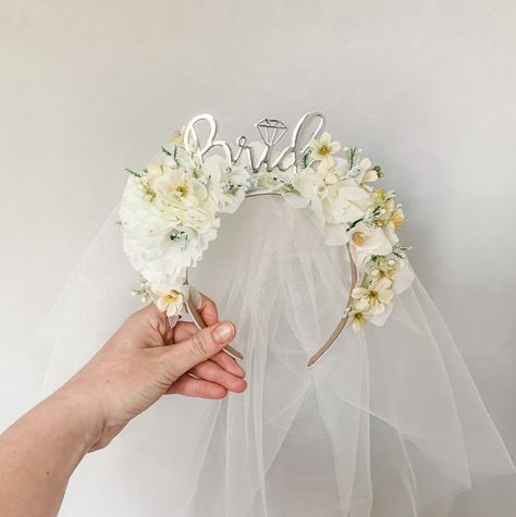 Bride Flower Crown, Double Layer Veil, Bride To Be Decorations, Flower Crown Bride, Bride Flower, Layered Veil, Best Bride, White Berries, Wax Flower