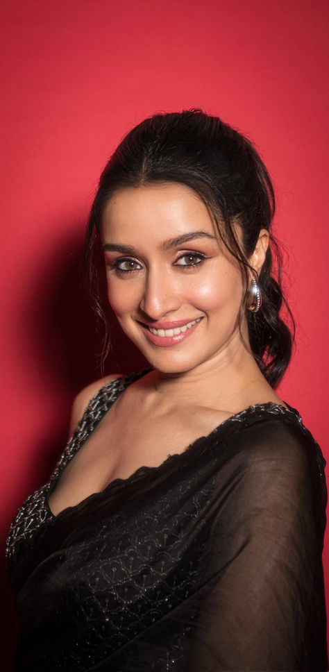 Aesthetic Picture Of Shraddha Kapoor, Shraddha Kapoor Images, Bollywood Icons, Vani Kapoor, Sai Pallavi Hd Images, Messi Photos, Swag Quotes, Kangana Ranaut, Hot Women Dress