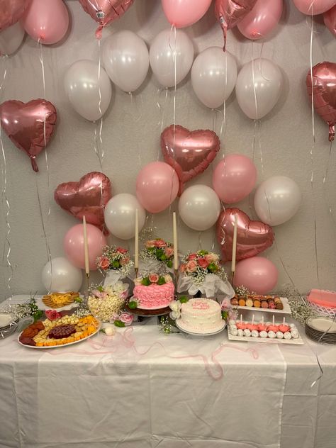 Pink And White 18th Birthday Party, Small 17th Birthday Party Ideas, Pretty In Pink 18th Birthday Party, 17th Birthday Ideas Aesthetic, 16 Birthday Balloons Aesthetic, Pink Coquette Birthday Decorations, Pink 16 Balloons, Hotel Party Decorations, 21 Bday Ideas