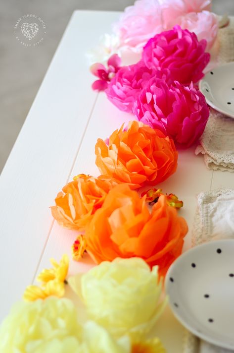 HOW TO MAKE TISSUE PAPER FLOWERS! DIY Tissue Paper Flowers are simple, quick, and inexpensive. They are also a fun craft idea for kids! The also make great decorations and party décor. #tissuepaperflowers #DIYpartydecor #kidscraftideas Peach Puff Pastry, Back To School Breakfast, Smart School House, Tissue Paper Flowers Diy, Hashbrown Breakfast Casserole, Smart School, Peach Puff, Best Appetizer Recipes, Enchilada Recipes