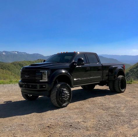 Heavy d's tow rig, 2017 Ford f 450 lifted blacked out power stroke diesel sunny day Truck Accessories Ford, Chevy Duramax, Ford Diesel, Truck Diy, Ford Suv, Dually Trucks, Classic Ford Trucks, Powerstroke Diesel, Ford Pickup Trucks