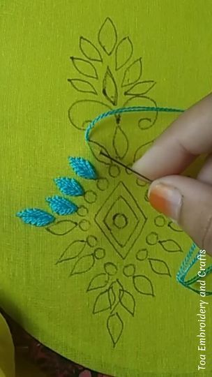 Basic Hand Embroidery Stitches, Flower Machine Embroidery Designs, Simple Hand Embroidery Patterns, Saree Embroidery Design, Diy Embroidery Designs, Hand Embroidery Patterns Flowers, Diy Embroidery Patterns, Hand Embroidery Kit, Handmade Embroidery Designs