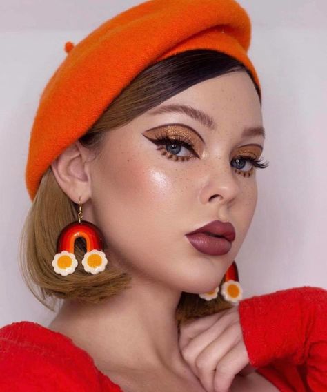 Statement 60s Eye Makeup Looks You Can Wear Now | Fashionisers© Makeup 60s Retro, 60s Eye Makeup, 60’s Makeup, 1960s Makeup, 60s Makeup, Red Eye Makeup, 70s Makeup, Liquid Glitter Eyeshadow, Eye Makeup Looks