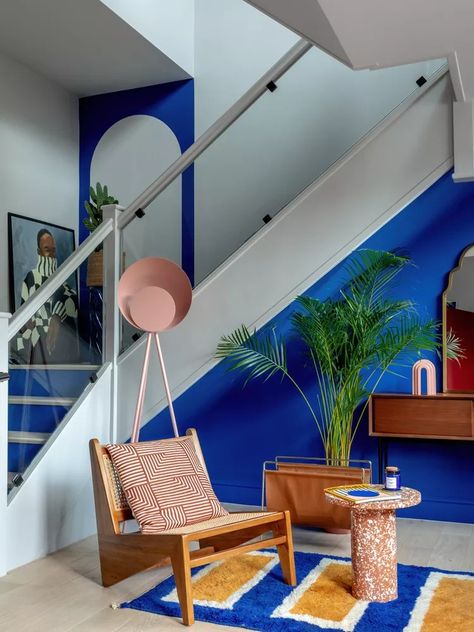 3 Home Design Trends That Will Define Summer 2024, According to Pinterest Striped Ceiling, Entrance Dining Room, Electric Style, Colorful Eclectic, London Townhouse, Yves Klein, Dopamine Decor, House Deco, London House