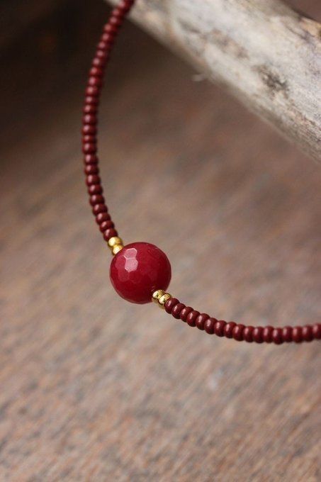 Red Bead Necklace Ideas, Stone Bead Necklace, Glass Beads Necklace, Fancy Jewelry Necklace, Bijoux Fil Aluminium, Beaded Jewelry Necklaces, Beaded Necklace Designs, Wedding Jewellery Collection, Stone Beaded Necklace