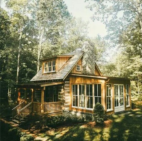 {Pinterest// Sadie Joyce} Small Cabin Outdoor Ideas, Rustic Cottage Farmhouse Style, Small Log Cabin Lake House, Cute Cabin Floor Plans, Old Hunting Cabin, Small Home In The Woods, Country Cabin Exterior, Cozy Cabin Exterior, Cute Cabin Interior