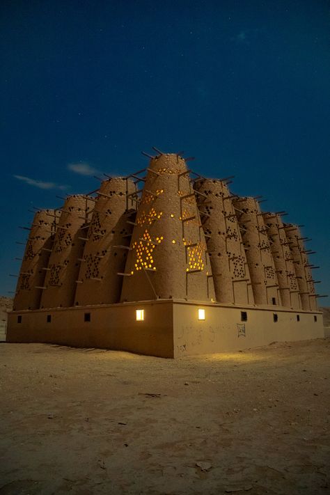 Historical Adobe Pigeon Towers Located Near Riyadh Captured in Photographs by Rich Hawkins | Colossal Colossal Art, Vernacular Architecture, Living Modern, Traditional Architecture, Ancient Architecture, Modern City, Islamic Architecture, Riyadh, Ancient Civilizations