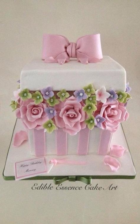 Flower Box Flower Box Cake, Gift Box Cakes, Beautiful Birthday Cakes, Cakes For Women, Cake Decorating Designs, Special Occasion Cakes, Cake Icing, Gift Cake, Novelty Cakes