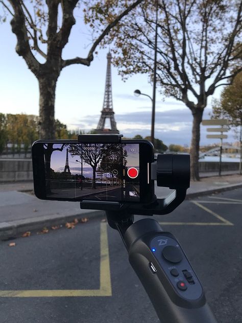 Iphone Cinematography, Phone Videography, Short Film Ideas, Iphone Filmmaking, The Scene Aesthetic, Filmmaking Ideas, Smartphone Filmmaking, Photography Reference, Iphone Tricks