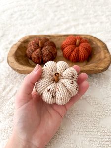 Mini Pumpkin PATTERN Knitted Pumpkins, Crochet Fall Decor, Knitting & Crochet Tools, Crochet Holiday, Fall Crochet Patterns, Fall 24, Crochet Fall, Crochet Pumpkin, Fall Crafts Diy