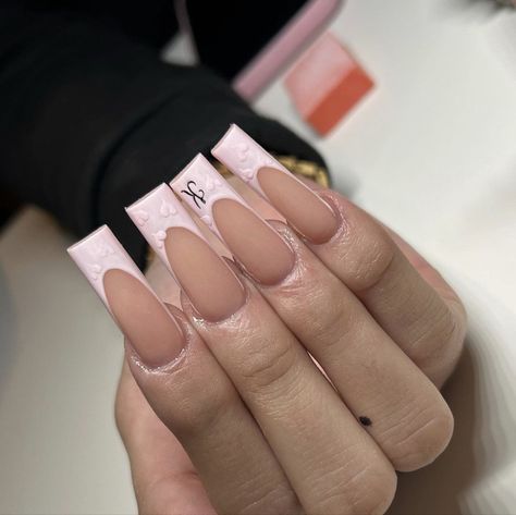 Acrylic Nail Designs Bf Initial, Basic Nails With Initial, Acrylic Nails Coffin Initials, Pink Acrylic Nails With Initials On Them, Acrylics With Bf Initial, Pink Acrylics With Initial, Bf Nail Initial, Nails With Letter A Initial, Nails W Initials