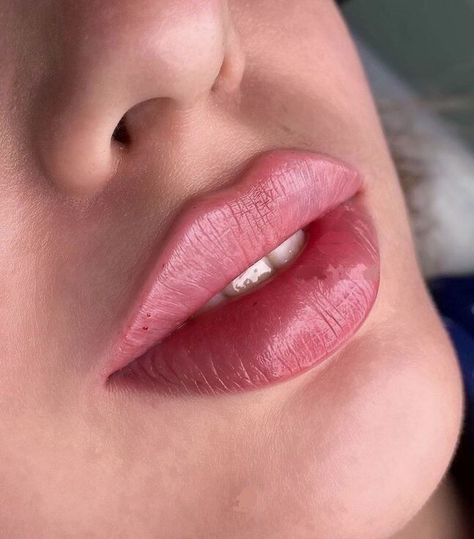 Russian Lips Filler, Desired Lips, Lip Filler Inspiration, Hydra Gloss Lips, Russian Lips, Lips Fillers, Gloss Lips, Lips Inspiration, Evening Eye Makeup