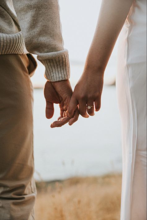 Engagement Photo Poses Blanket, Holding Hands Engagement Pictures, Engagement Photos Of Hands, Engagement Photo Nails Fall, Engagement Photos Detail Shots, Engagement Photos Shorter Man, Discreet Engagement Photos, Engagement Photos Holding Hands, Engagement Pic Inspiration