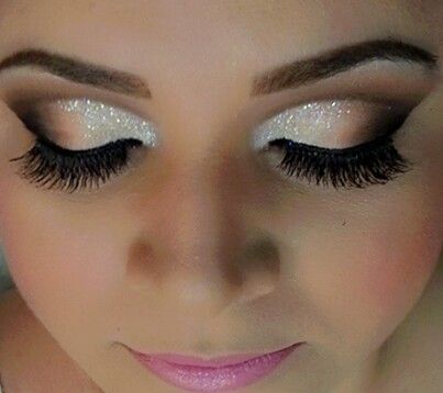 White, gold and brown eyeshadow idea Extreme Make-up, Wedding Eyes, Wedding Hairstyles And Makeup, Wedding Eye Makeup, Makeup Tip, Long Eyelashes, Smink Inspiration, Beauty Make-up, Makijaż Smokey Eye