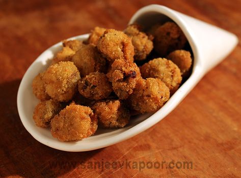 Mushroom Popcorn Recipes, Popcorn Mushroom, Mushroom Popcorn, Marinated Mushrooms, Button Mushroom, Popcorn Recipe, Sanjeev Kapoor, Popcorn Chicken, Popcorn Recipes