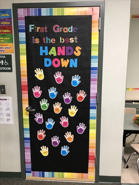 My door in my first grade classroom this year! 😍 Kindergarten Door, Class Door Decorations, Preschool Door, Teacher Door Decorations, Door Decorating Ideas, Classroom Door Displays, Gift Ideas For Teachers, School Door Decorations, Ideas For Teachers