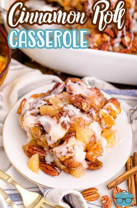 Filled with refrigerated cinnamon rolls, pecans and apple pie filling, this Cinnamon Roll Casserole is an easy, delicious breakfast recipe! Cinnamon Roll Casserole Recipe, Easy Delicious Breakfast, Cinnamon Roll Apple Pie, Pillsbury Cinnamon Rolls, Cinnamon Roll Casserole, Apple Cinnamon Rolls, Apple Pie Filling, Cinnamon Recipes, Country Cook