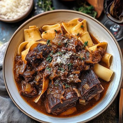 Short Ribs Ragu, Ragu With Pappardelle, Short Rib Ragu, Giada De Laurentiis Recipes, Short Rib, Giada De Laurentiis, Beef Short Ribs, Grandmas Recipes, Meat Pie