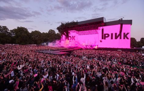 Blackpink Bst Hyde Park, Uk Festival, Bst Hyde Park, British Music, London Summer, British Summer, London Park, All Eyes On Me, Blackpink And Bts