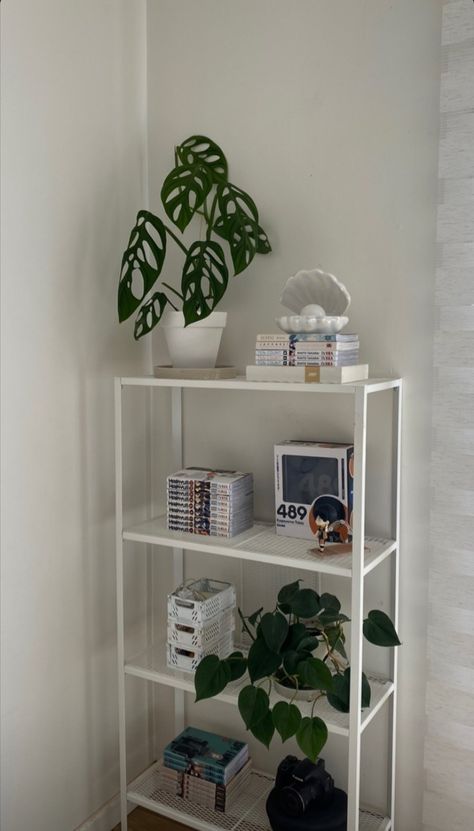 Minimalist Storage, Shelf Decor Bedroom, White Shelf, Dream Apartment Decor, Room Redesign, Study Room Decor, Room Deco, Redecorate Bedroom, Cozy Room Decor